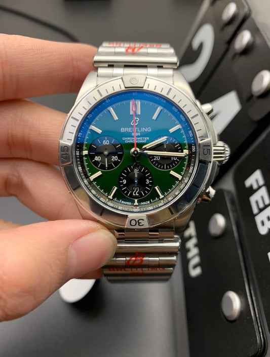 Breitling-Breitling Chronomat “Green Dial”