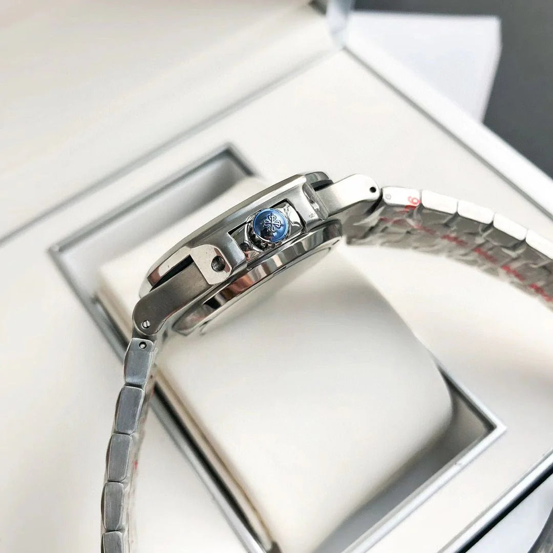 Patek Philippe Nautilus 40mm 5711/1A-018 40mm Dial Tifany & CO WY